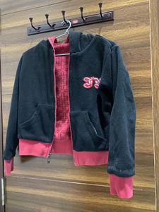 Reversable zipper with hood