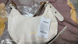 White Shoulder Bag – Unused, with Original Packagi