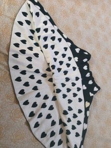 Stylish Top &amp; Skirt With Neck Chain.