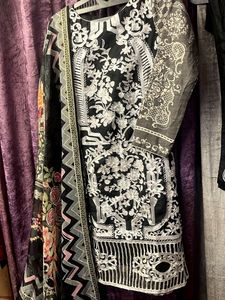 Pakistani Embroidered Kurta Set