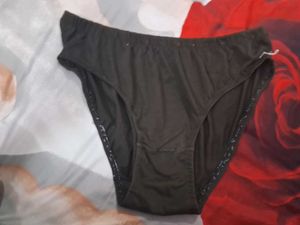 Women&#39;s Bra 7 And 3 Briefs