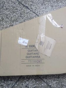 Yamaha Acoustic Guitar FS100C