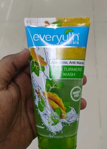 Everyuth Naturals Turmeric Face Wash