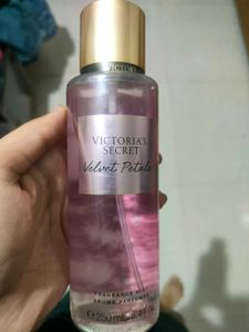 VICTORIA SECRET VELVET PETAL