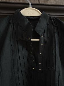 Sleeveless Black Top