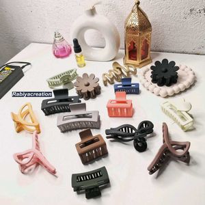 Rabiyacreation Banana Hair Claw&amp;Clips Matte Finish