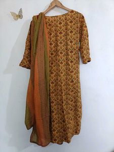 AKS Floral Kurta Suit Set