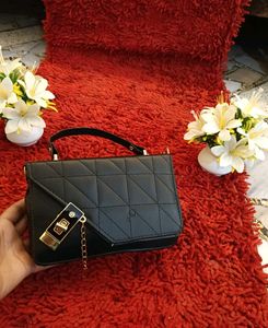 Chic Black Handbag