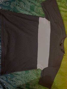 Men's Gray and White T-shirt