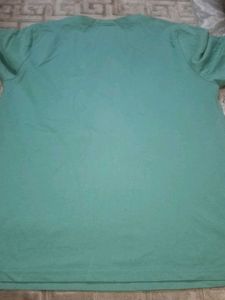 Green Giraffe Print T-shirt