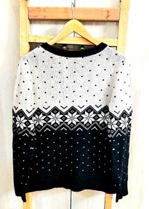 Stylish Black &amp; White Patterned Sweater si,e-38