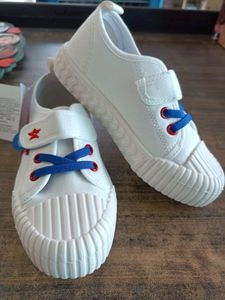 Babyhug White Brand New Shoes For 4-5 Year Toddler