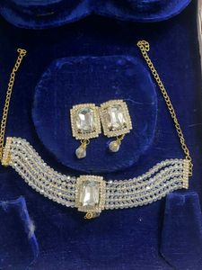 beautiful white diamond and Pearl set