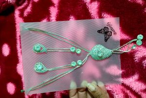 Sparkling Silver Necklace &amp; Earring Set