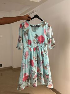 Fixed price, cute little flowery  dress