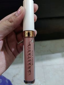 Anastasia Beverly hills lipgloss in shade Summer Vibes