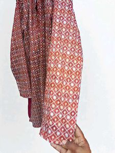 Kurti For Men And Women With A Beautiful Colour
