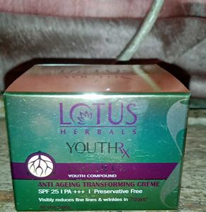 Lotus Herbals Youthr×