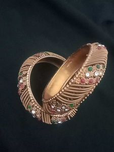 Elegant Gold-Tone Bangle Set