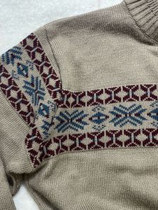 Vintage Cozy Patterned Sweater - Adorable and Comf