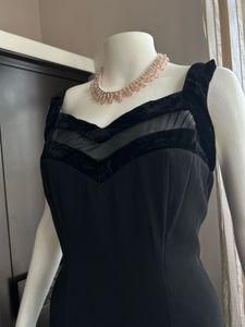 Sweetheart black fitted dress