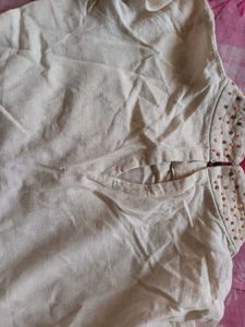 Elegant Floral Embroidered Kurta