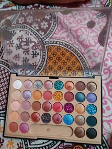 GS7 Eyeshadow Palette