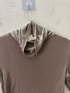 H&amp;M Brown Turtleneck