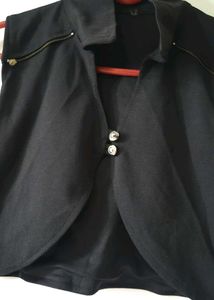 Black Sleeveless Zippered Vest – Edgy Meets Chic