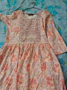 Floral Embroidered Kurta