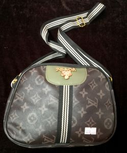 NEW NO USED SLING BAG FOR GIRLS AND KID&#39;S.