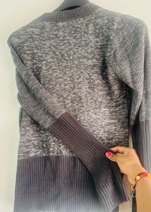 Gray V-Neck Knit Top