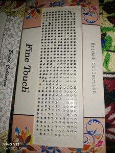 new design bindi set