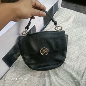 Leather Metrocity Small Handbag