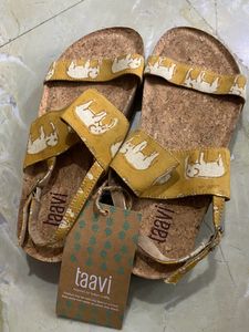 Taavi Thick Sole Sandal