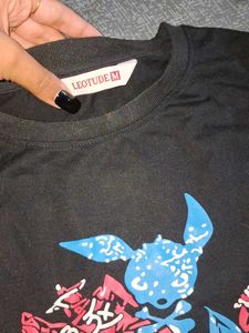 Leotude Graphic Tee