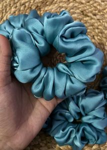 3 Pcs Scrunchies ..