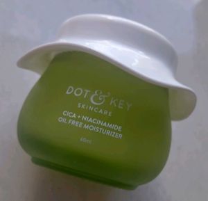 Cica + Niacinamide Oil-Free Moisturizer (Dot&amp;Key)