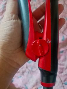 Croma Hair Straightener