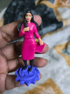 Kinder Joy Barbie Edition - Reporter
