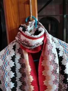 Stylish Patterned Scarf