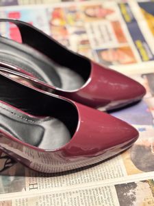 Elegant Maroon Slingback Heel