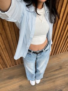 Trendy Light Wash Jeans