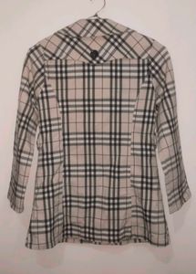 Plaid Blazer - Chic &amp; Stylish