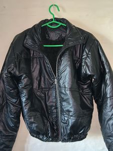 Cropped bomber jacket