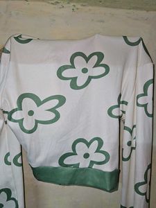 Floral V-Neck Crop Top