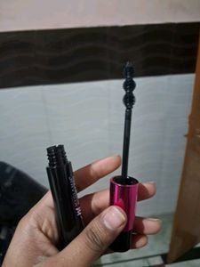 My Glamm Twist It Mascara