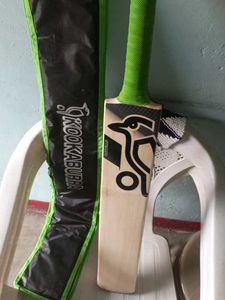 Kookaburra 8 Grains Bat With Cover