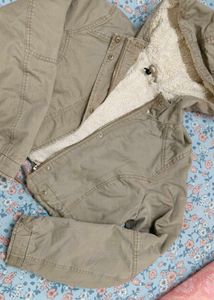 🔥 Beige Crop Jacket – Cozy, Stylish & One-of-a-Ki