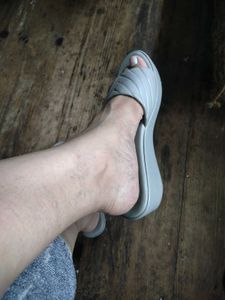 🌸Five by Inc. Gray Quilted Slides